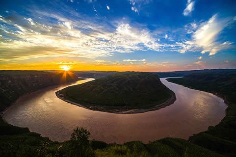 陜北現(xiàn)肉夾饃式大樓 華全發(fā)電機(jī)組也趕來湊趣