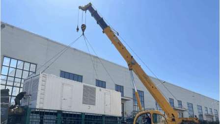 華全5臺1500kW集裝箱發電機組發往南京某數據中心